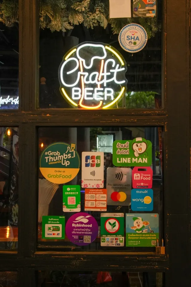 Underdog บางหว้า · หน้าต่างร้าน