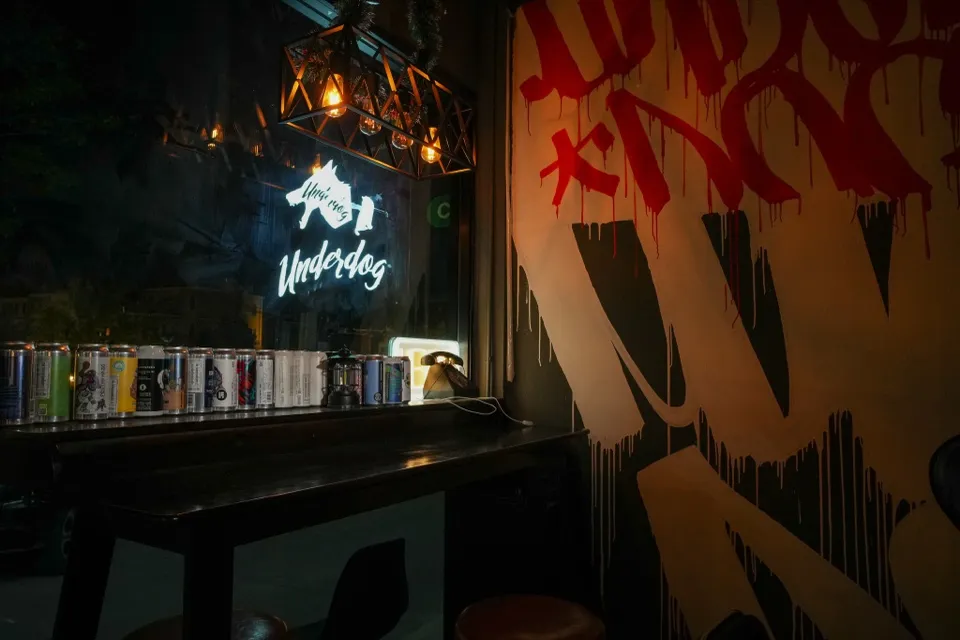 Underdog วัชรพล · Neon Underdog