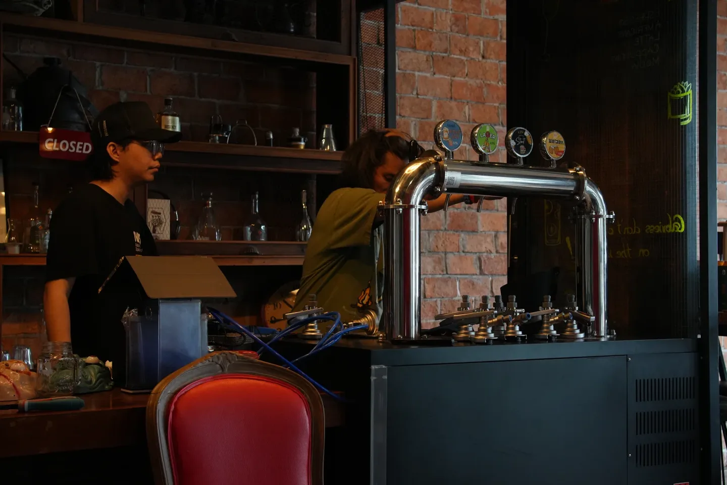 ร้าน Underdog สาขาทะเลสาบเมืองทอง
