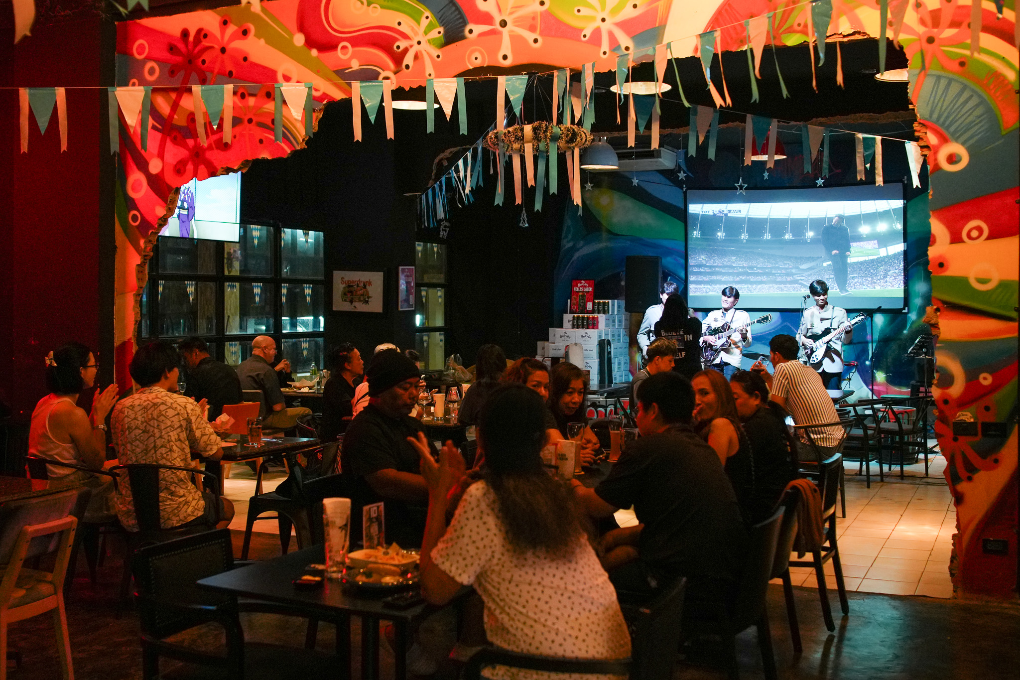 บรรยากาศร้าน Underdog เทพารักษ์